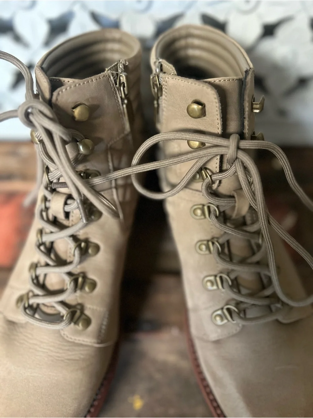 Blondo Waterproof Ankle Boots Women 11M Taupe Lace Up Quilted Combat Boot